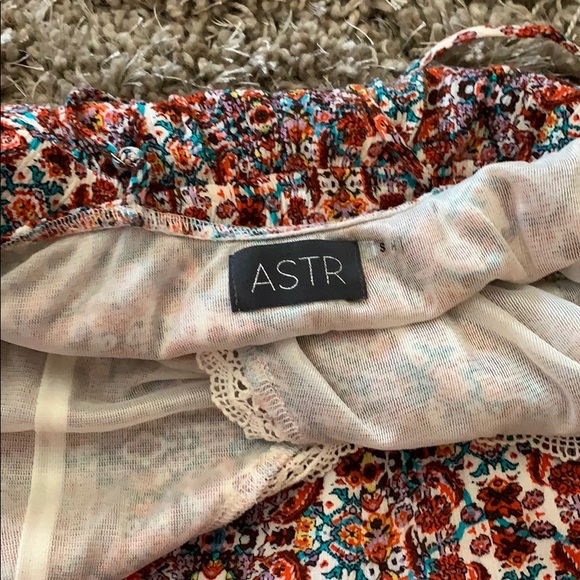 ASTR multi color romper - Picture 2 of 2